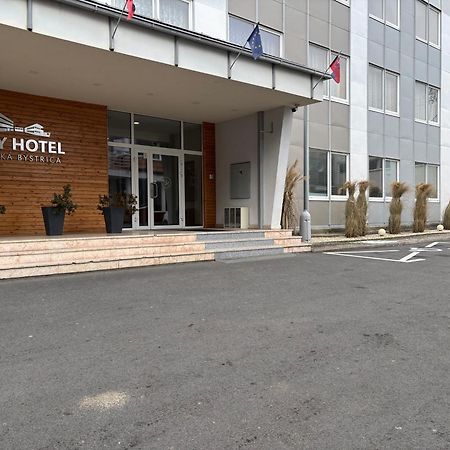 באנסקה ביסטריצה City Hotel B&B, Reception 24 7, 800M Od-From R1, Free Parking מראה חיצוני תמונה