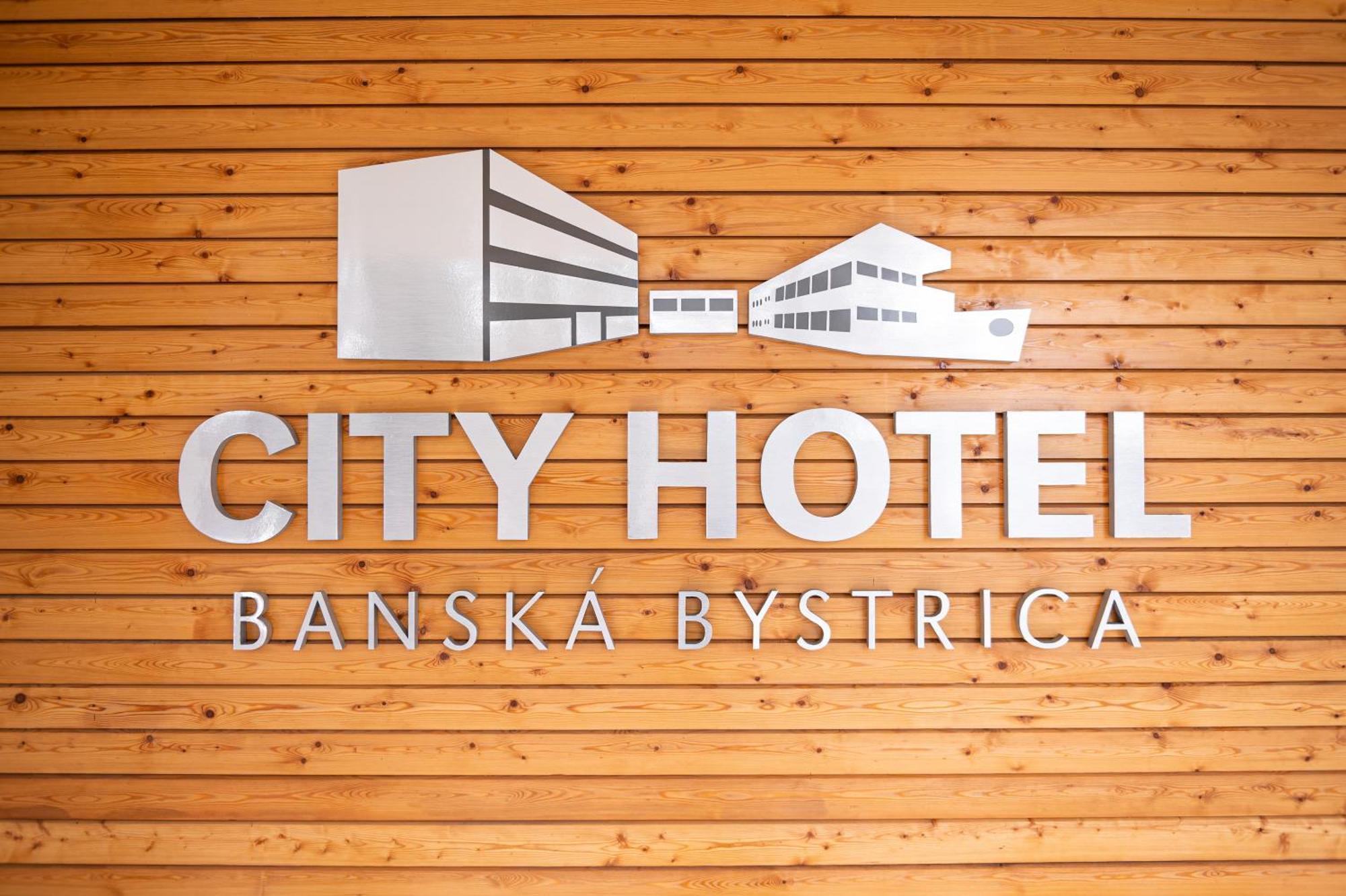באנסקה ביסטריצה City Hotel B&B, Reception 24 7, 800M Od-From R1, Free Parking מראה חיצוני תמונה