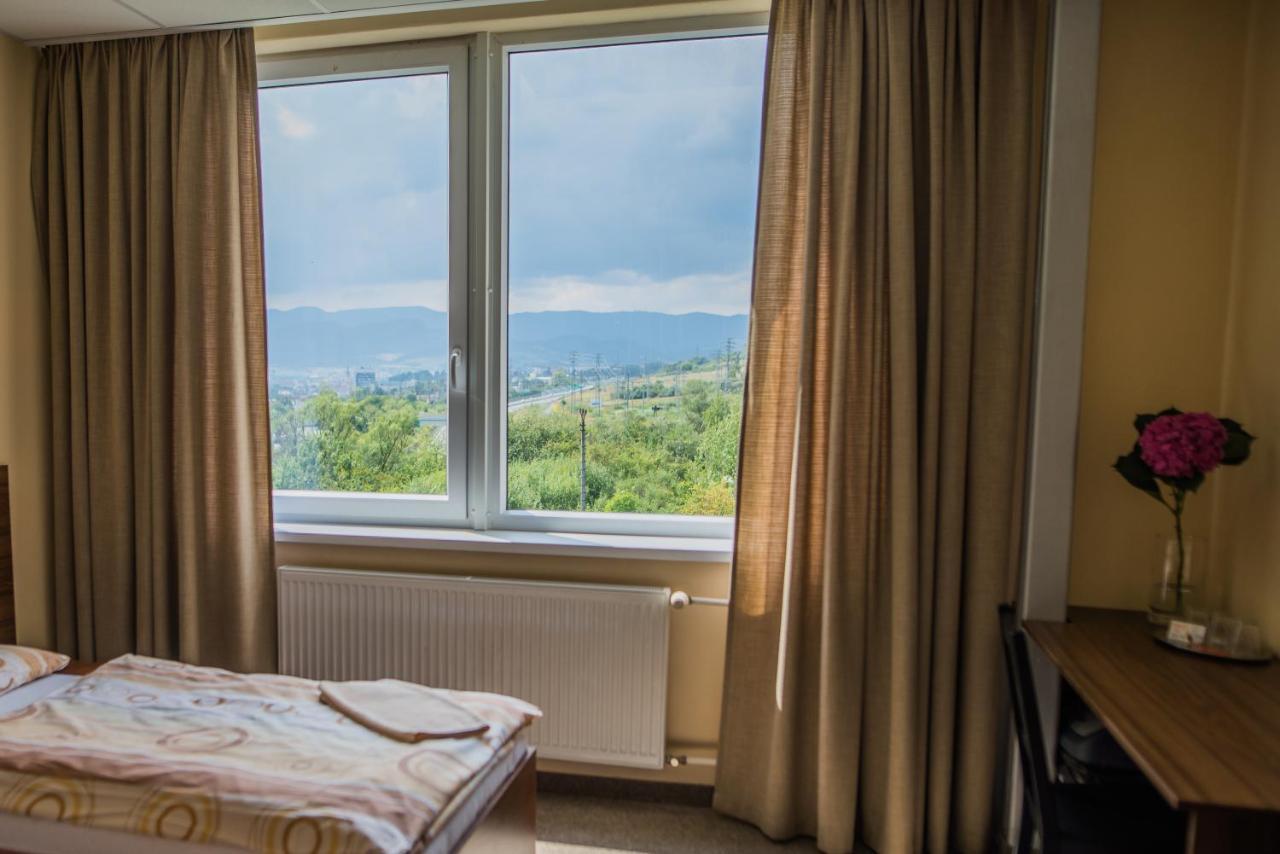 באנסקה ביסטריצה City Hotel B&B, Reception 24 7, 800M Od-From R1, Free Parking מראה חיצוני תמונה