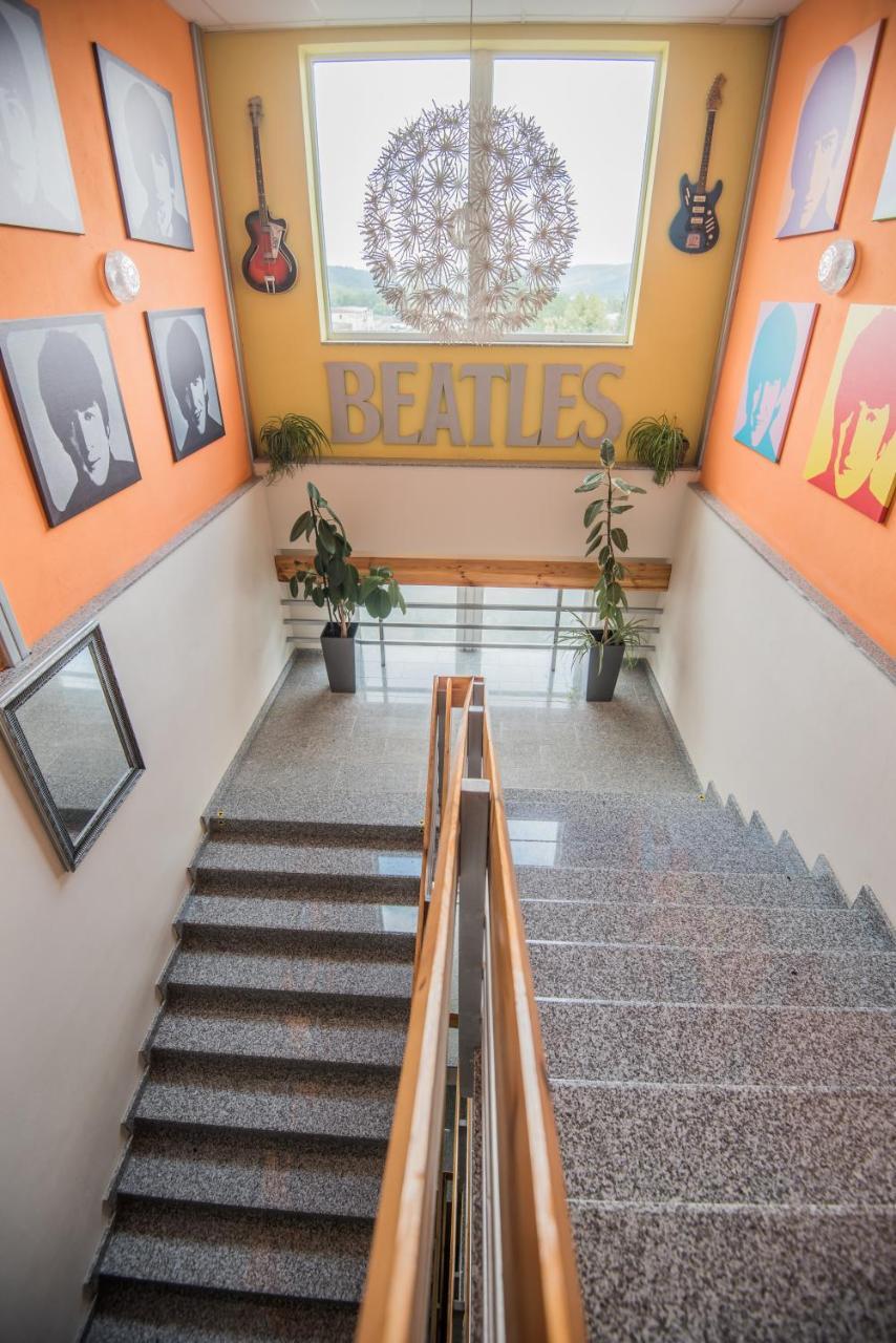 באנסקה ביסטריצה City Hotel B&B, Reception 24 7, 800M Od-From R1, Free Parking מראה חיצוני תמונה